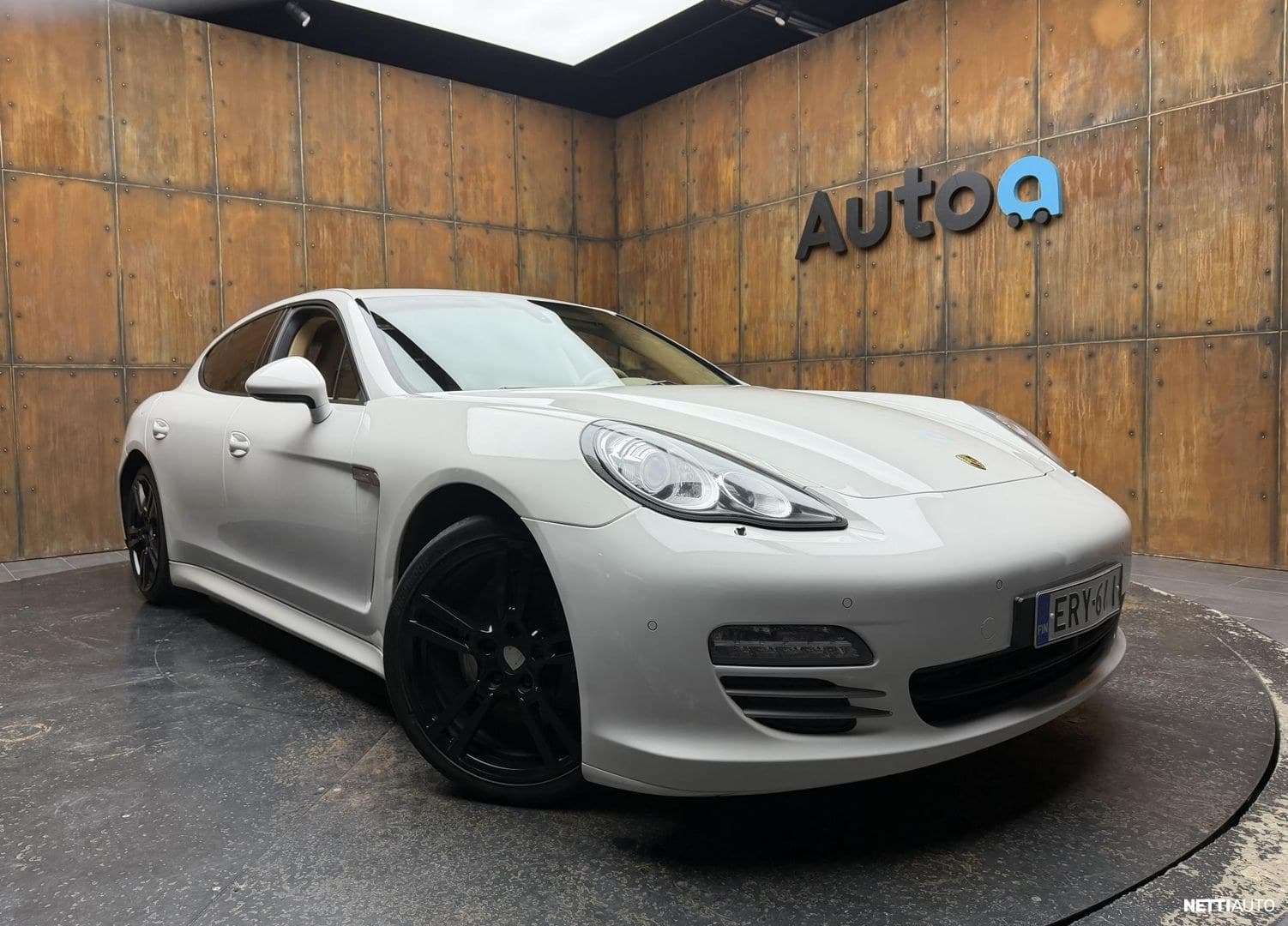 Porsche Panamera 4